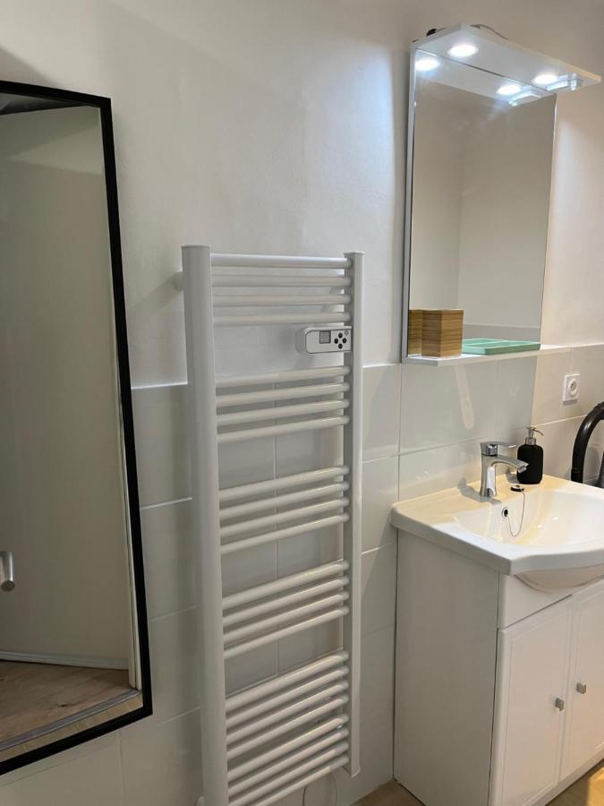 Studio Hyeres -Rue Pietonne Climatisation Lit 160 Tout Equipe - Sabrina ภายนอก รูปภาพ