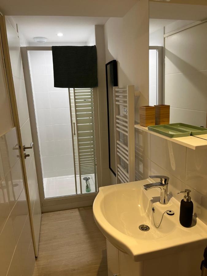 Studio Hyeres -Rue Pietonne Climatisation Lit 160 Tout Equipe - Sabrina ภายนอก รูปภาพ